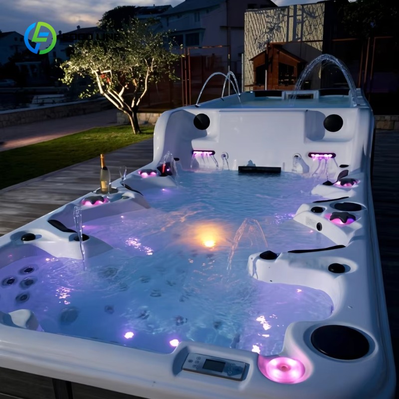 Wellness Resort Spa - Kombinasi Kolam Renang dan Spa Hidromasase